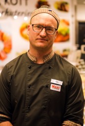 Emil Magnusson, chef för saluhallen på Maxi ICA Stormarknad.