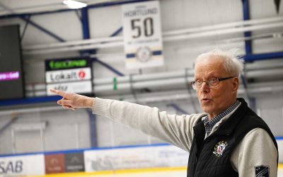 60 år i hockeyns tjänst – “Ger mycket glädje”