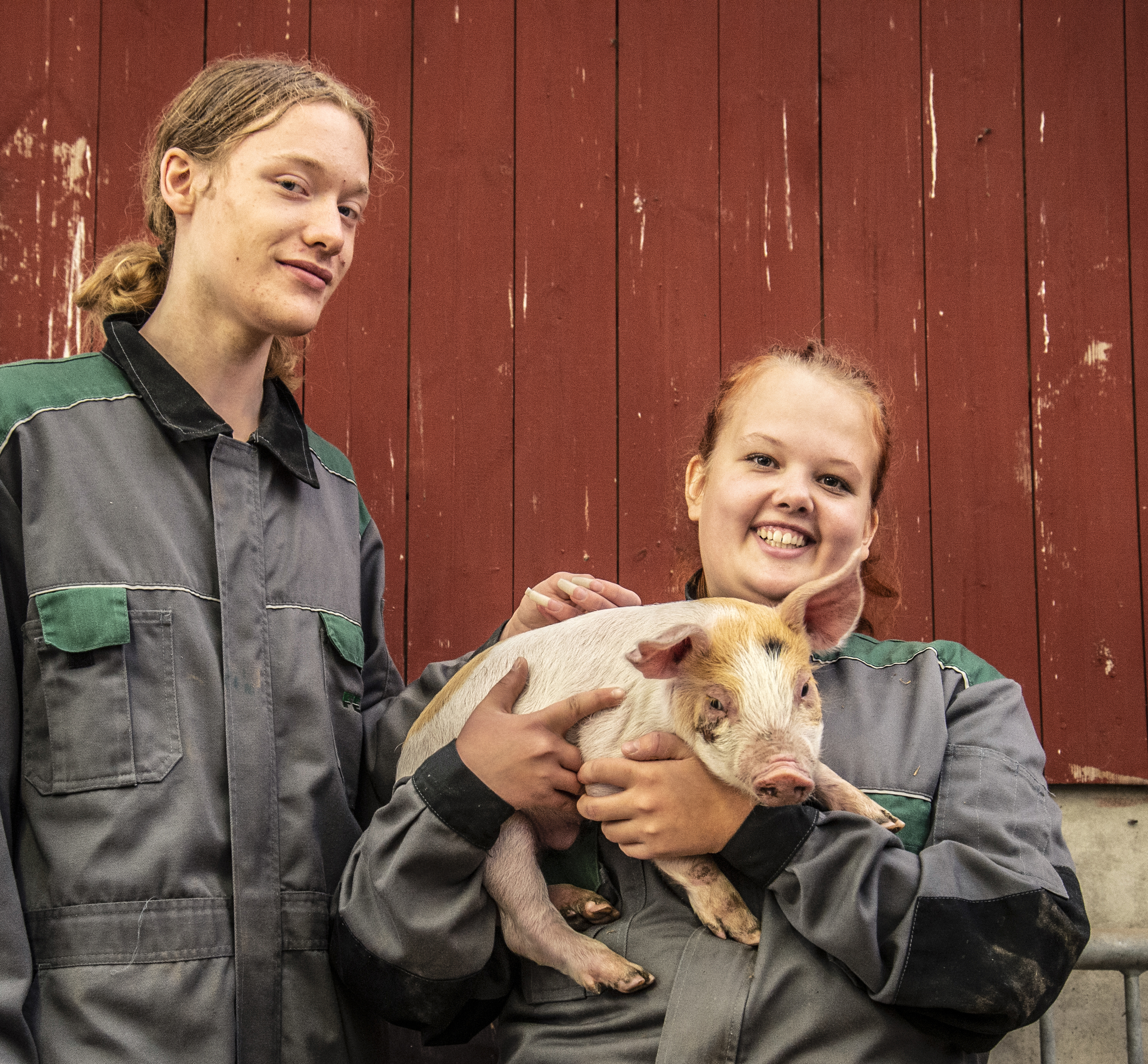 Ira Moberg är intresserad av smådjur, och Elin Flood kombinerar praktiska kunskaper på djurvårdsinriktningen med högskoleförberedande studier. Hon har veterinäryrket som mål.